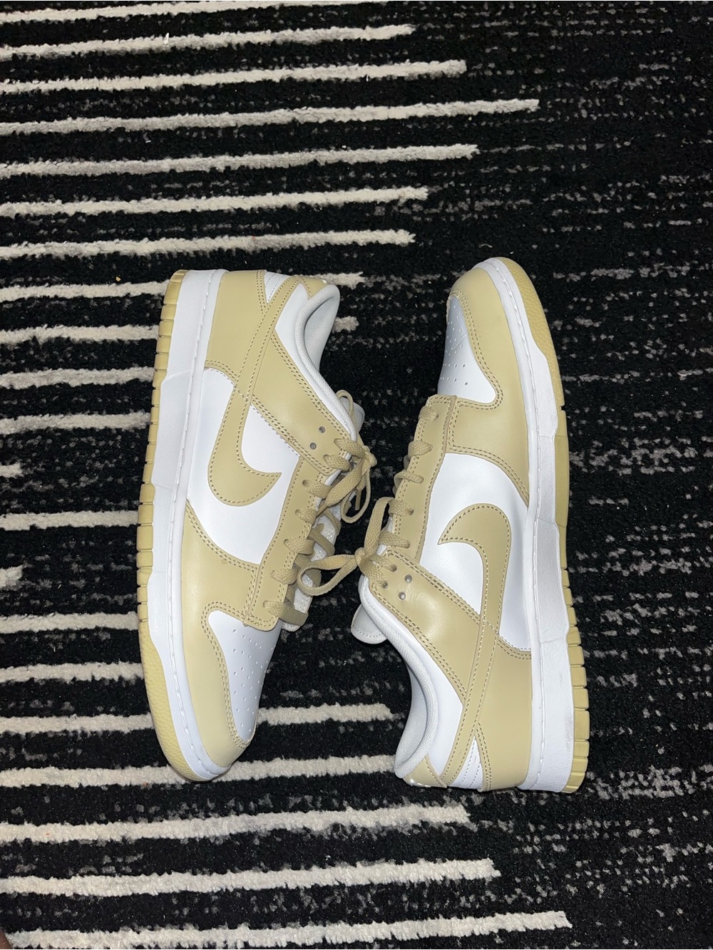 Nike dunk Men's Low Top Sneakers in White and Pale Yellow